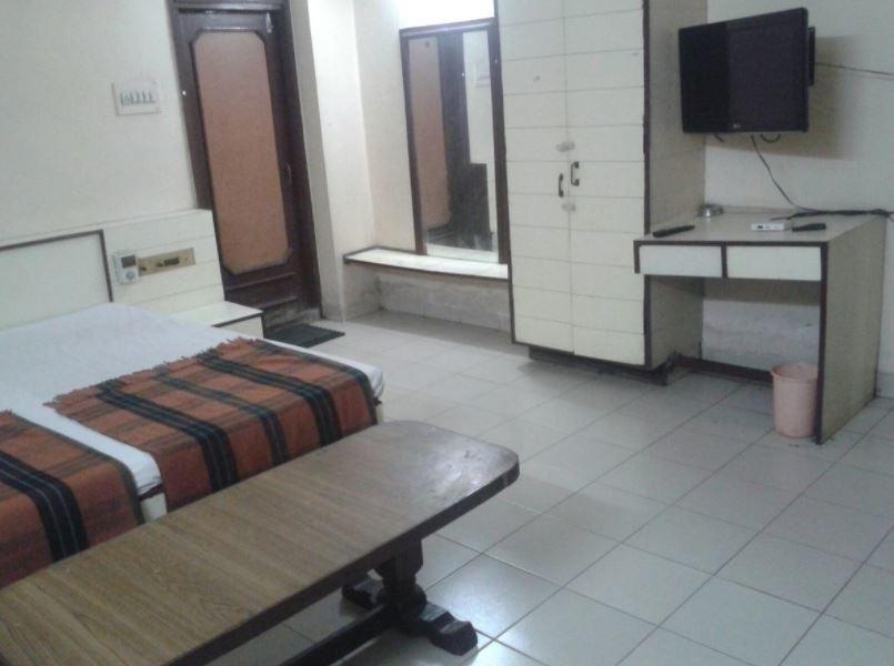 Hotel Sant Plaza Indore Luaran gambar